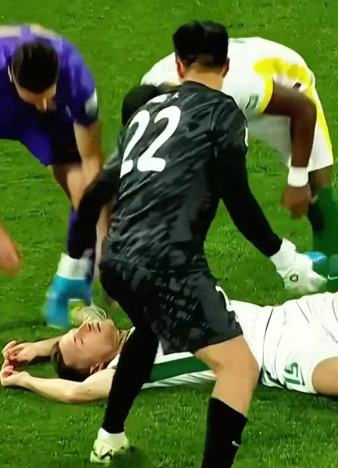 爆冷！足球强队意外出局震惊全场