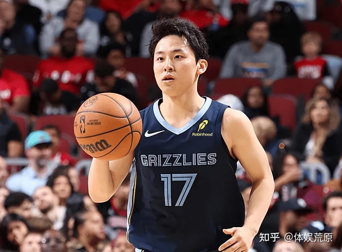 篮球选手爆冷获胜,专家预测失准 篮球选手爆冷获胜,专家预测失准