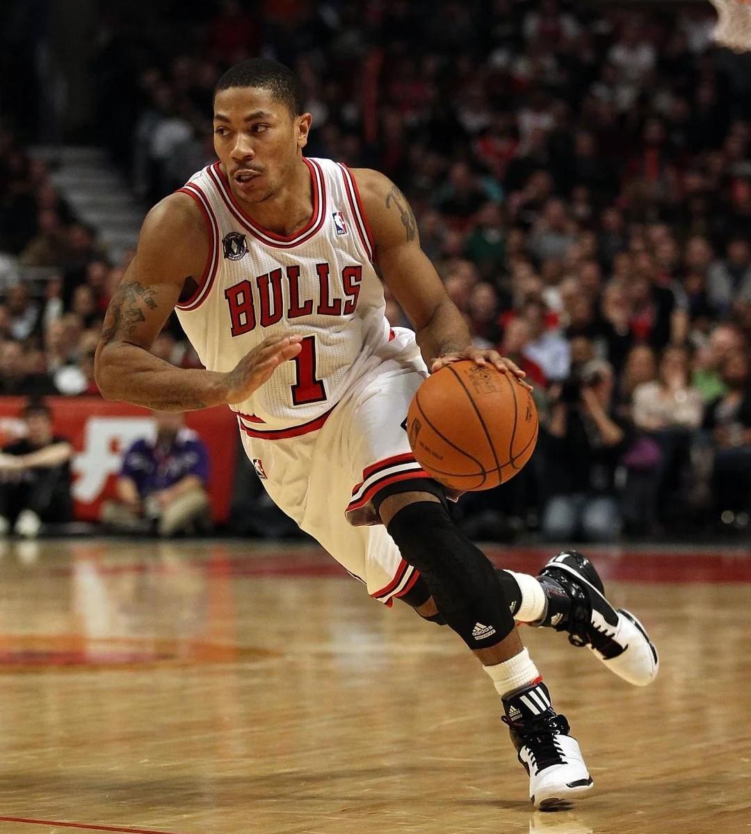 独行侠完胜猛龙，范弗利特高光表现的简单介绍