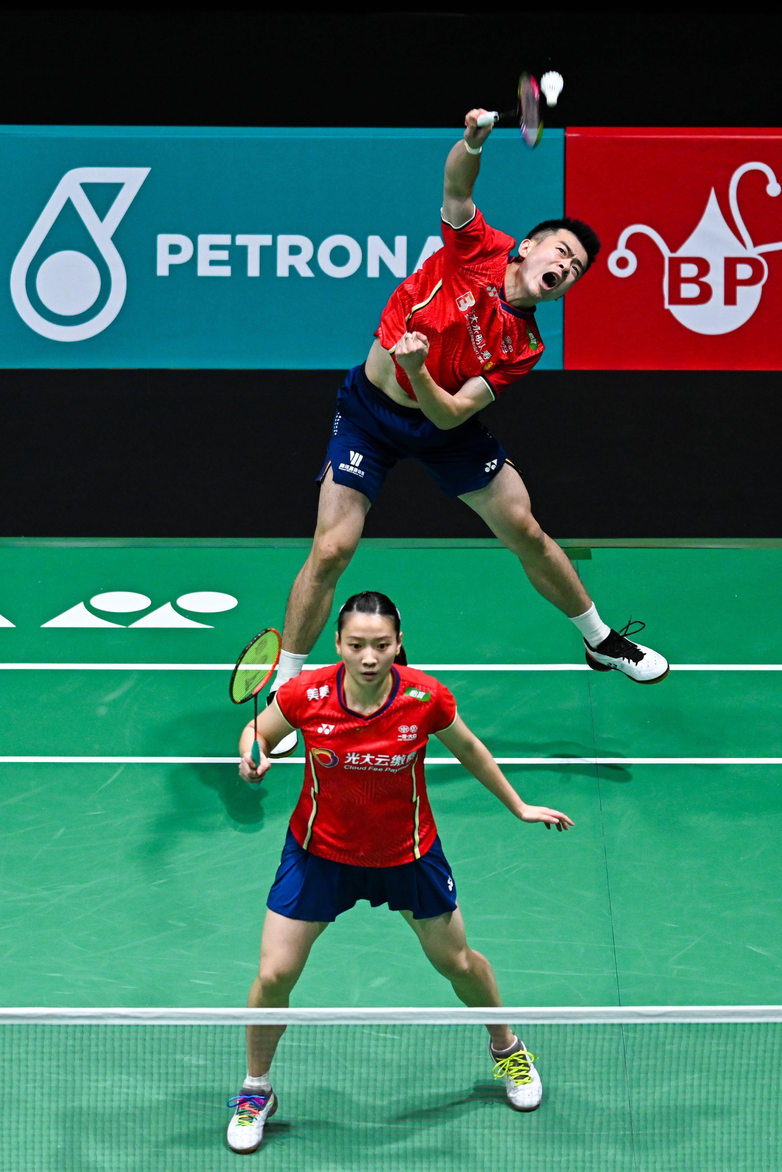 马来西亚队逆转法国队，郑思维惊艳四座